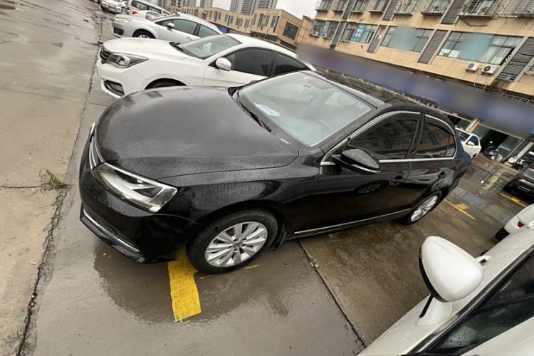 Used Volkswagen Sagitar 2015 1.6L Manual Comfort Model
