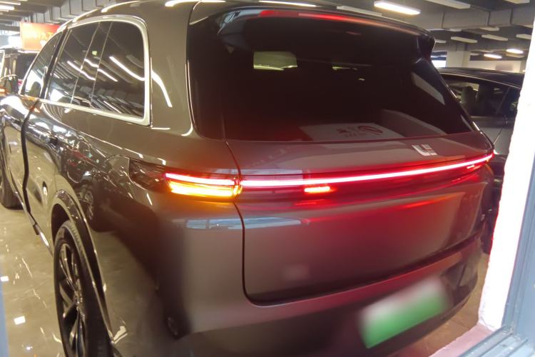 Used Li Auto L8 2023 Pro Model
