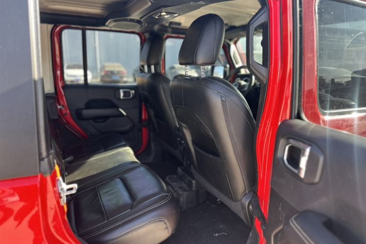 Used  Wrangler 2019 2.0T Sahara Four-Door Version China VI Emission Standard