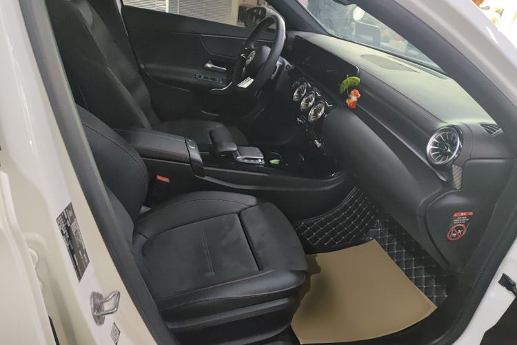 Used Mercedes-Benz A-Class 2022 Revised Version A 200 L Sport Sedan Fashionable Style
