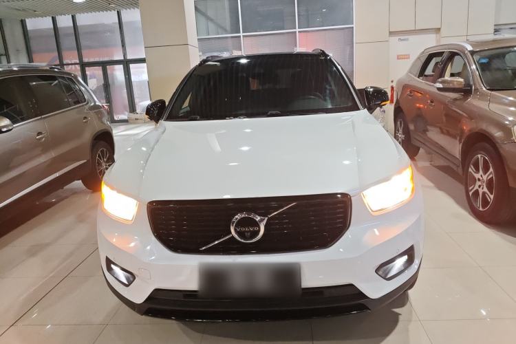 Used Volvo XC40 2019 T5 4x4 Sport Sunset Crystal White