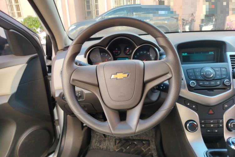 Used Chevrolet Cruze 2015 1.5L Classic SL MT