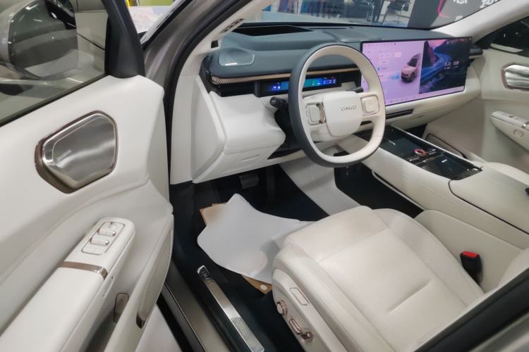 Used Lynk & Co 900 2025 1.5T Ultra
