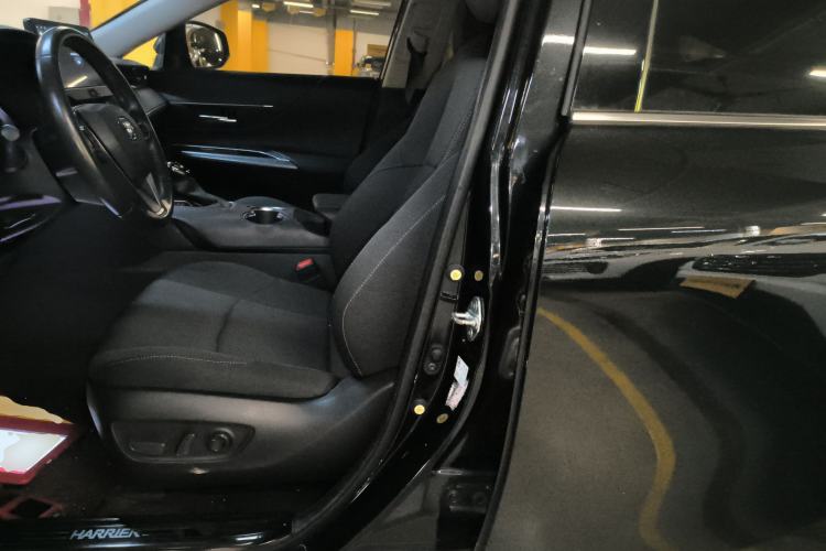 Used Toyota Harrier 2022 2.0L CVT Two-Wheel Drive Entry Version
