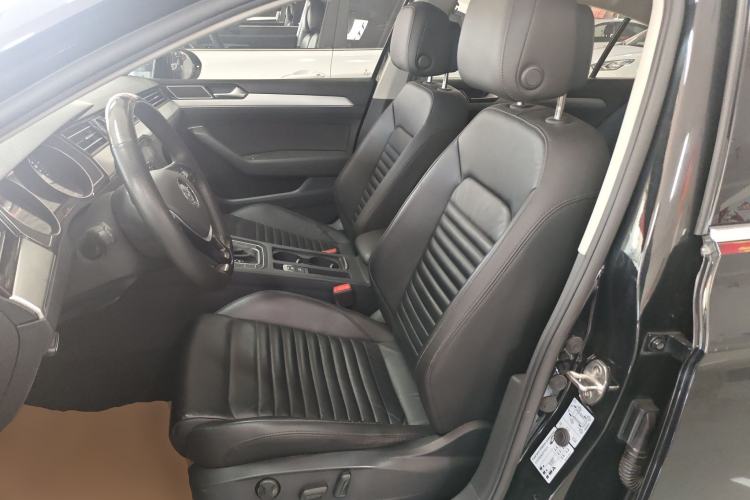 Used Volkswagen Magotan 2018 330TSI DSG Advanced Model
