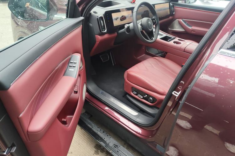 Used Hima AITO M8 2025 Extended-Range Ultra Version 53.4 kWh 5-Seater Edition
