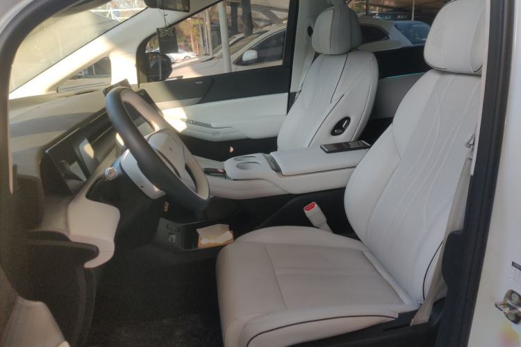 Used XPeng X9 2024 610 Long-Range Pro
