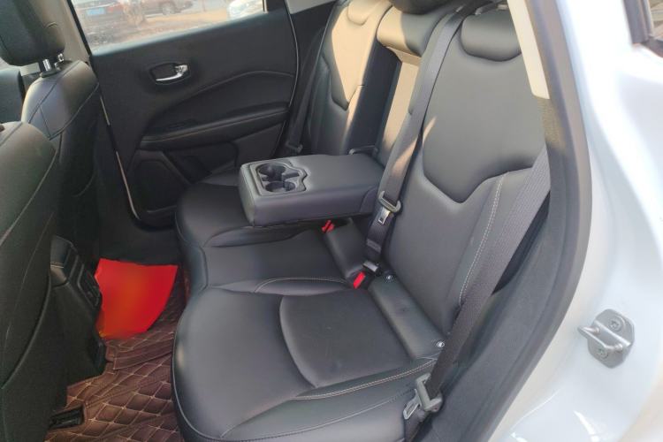 Used  Compass 2019 200T Automatic Family Edition - Connected Large Screen Version