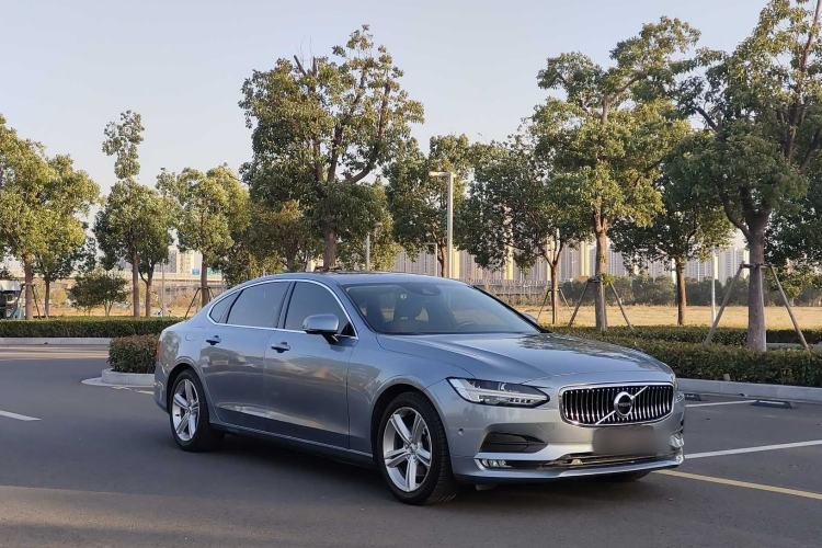 Used Volvo S90 2018 T4 Zhiyuan Edition
