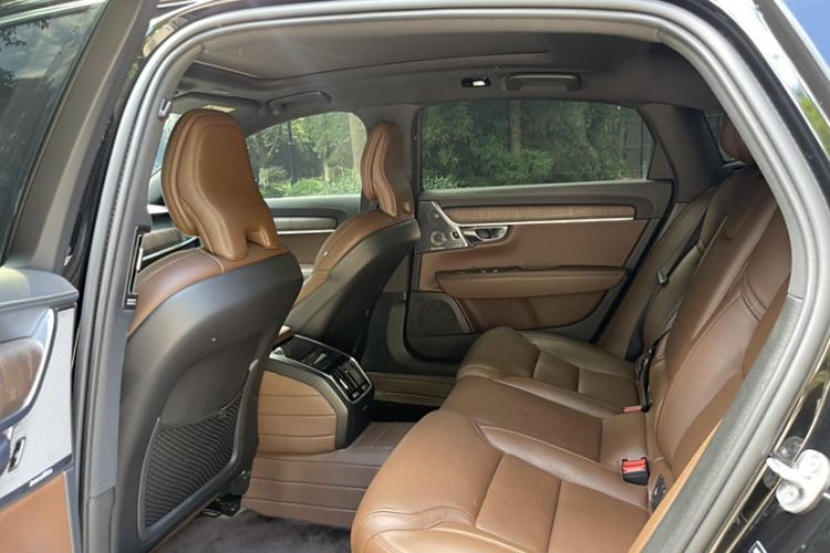 Used Volvo S90 2023 B5 Luxury Smart Edition
