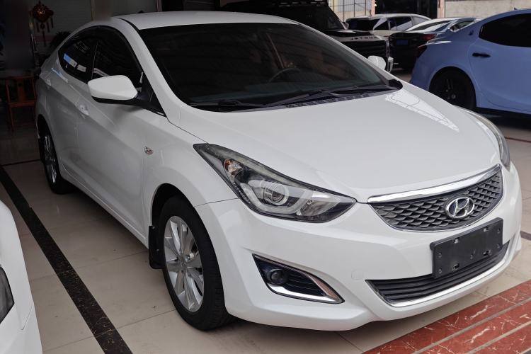 Used Hyundai Elantra 2016 1.6L Automatic Smart Version
