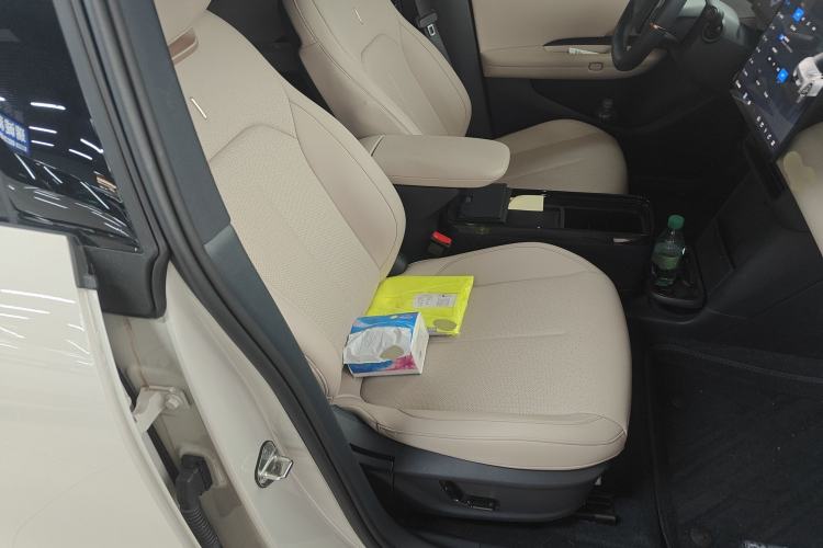 Used Lynk & Co Z20 2025 530 km Range Rear-Wheel Drive Pro
