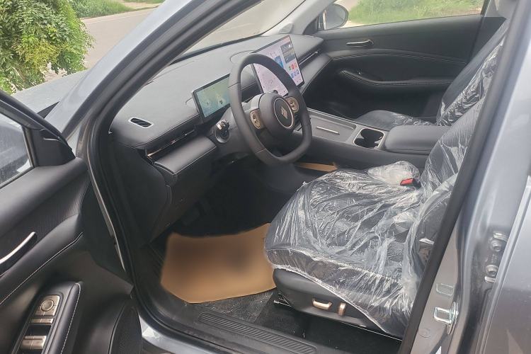 Used Baojun Yunhai 2024 140km Plug-in Hybrid Version
