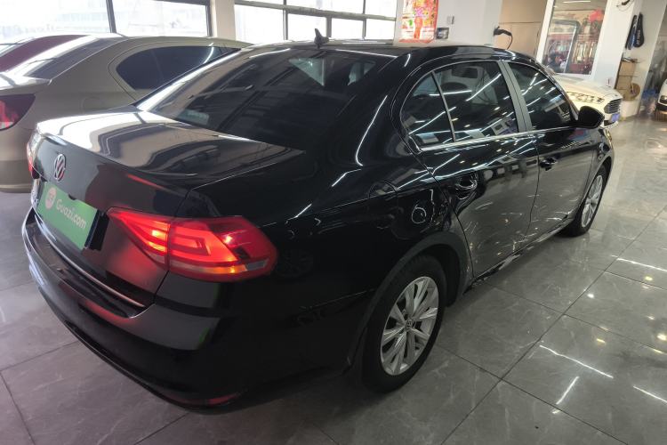 Used Volkswagen Lavida 2015 1.6L Automatic Comfort Edition
