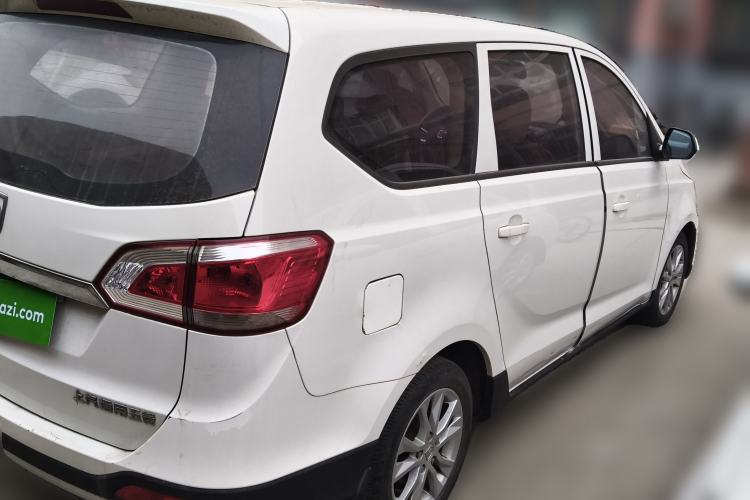 Used Baojun 730 2014 1.5L manual standard version 5 seats
