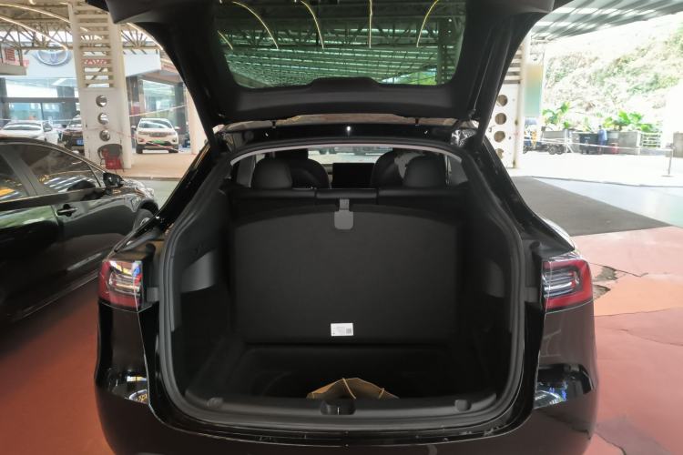 Used Tesla Model Y 2022 Long-Range All-Wheel-Drive Version