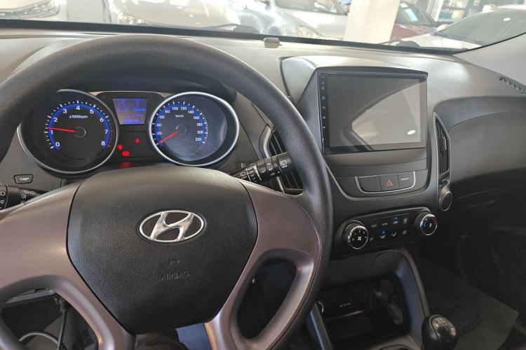 Used Hyundai ix35 2015 2.0L Manual Two-Wheel Drive Comfort Version China IV Standard
