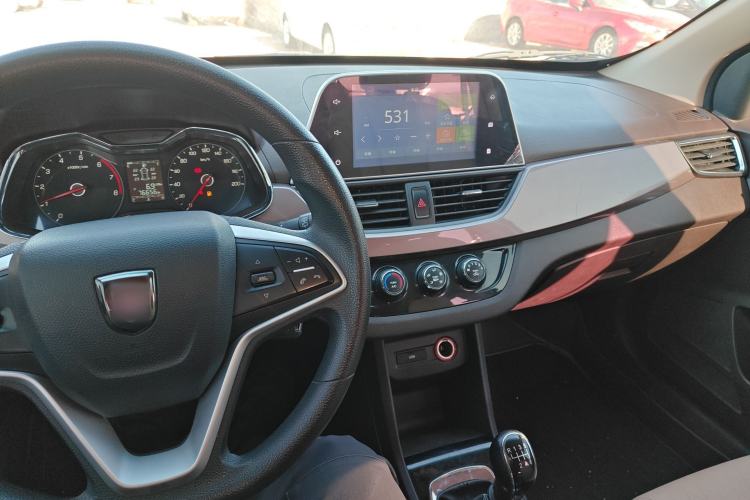 Used Baojun 310W 2017 1.5L Manual Fashion Model China V
