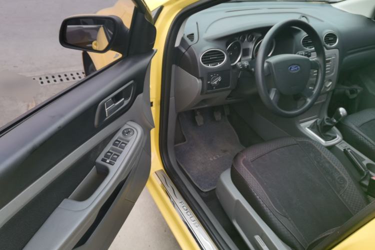 Used Ford Focus 2013 Hatchback Classic 1.8L Manual Base Model