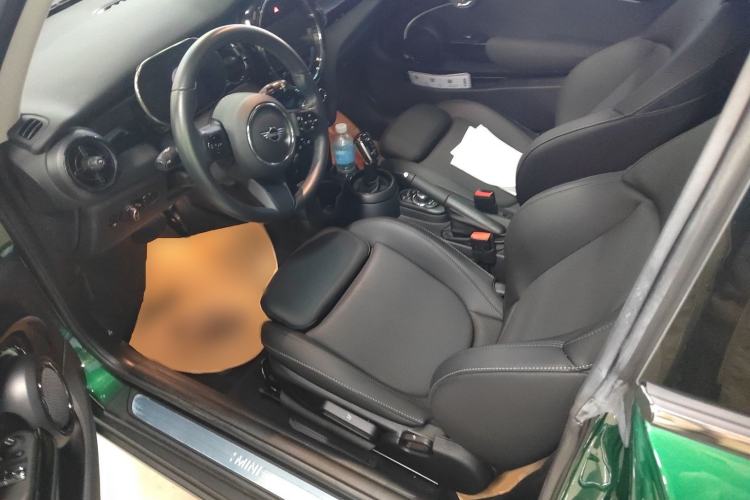 Used  MINI 2022 Updated 1.5T COOPER Classic Edition
