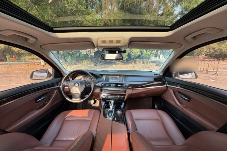 Used BMW 5 Series 2014 525Li Leading Model
