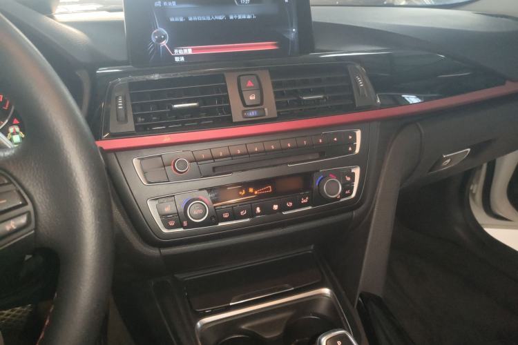 Used BMW 3 Series 2014 320i Sport Design Package
