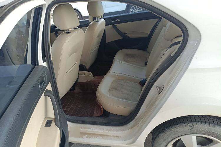 Used Skoda Rapid 2015 1.6L Manual Smart Selection Model
