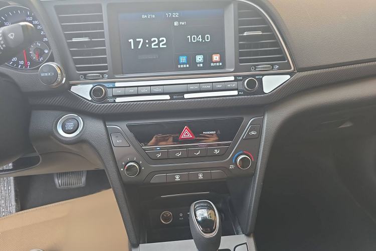 Used Hyundai Elantra 2019 1.4T Dual-Clutch Xuan Dong · Dynamic Model
