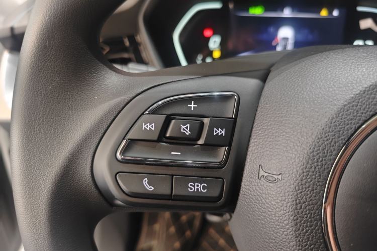 Used MG 5 2022 180 DVVT CVT Youth Luxury Edition
