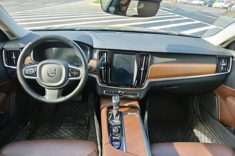 Used Volvo S90 2019 T5 Zhiyi Edition
