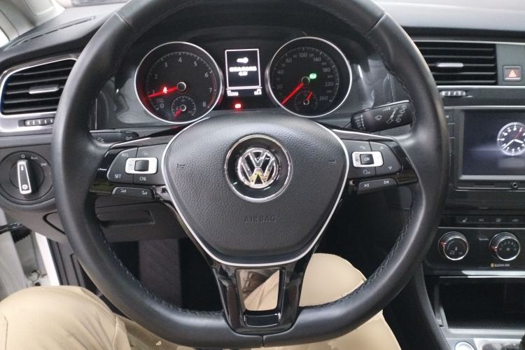 Used Volkswagen Golf 2017 230TSI Automatic Luxury Million-Vehicle Commemorative Edition