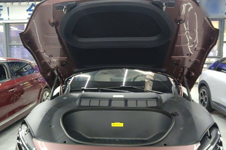 Used  YU7 2025 Ultra-Long Range High-Performance All-Wheel-Drive Max Edition
