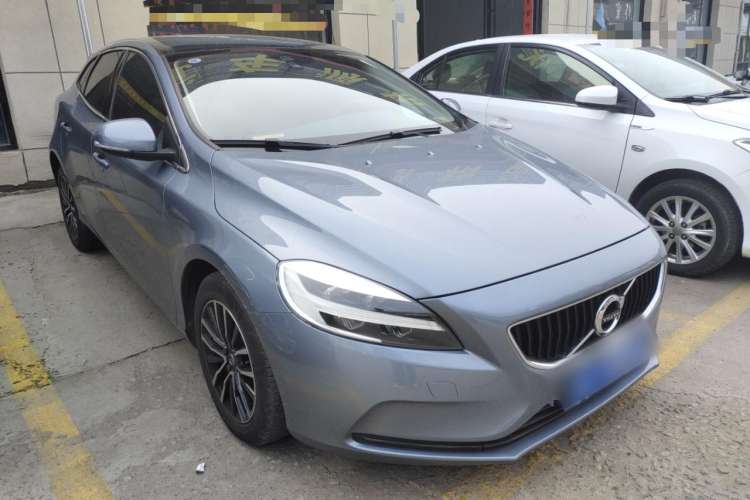 Used Volvo V40 2018 T3 Zhiyi Edition
