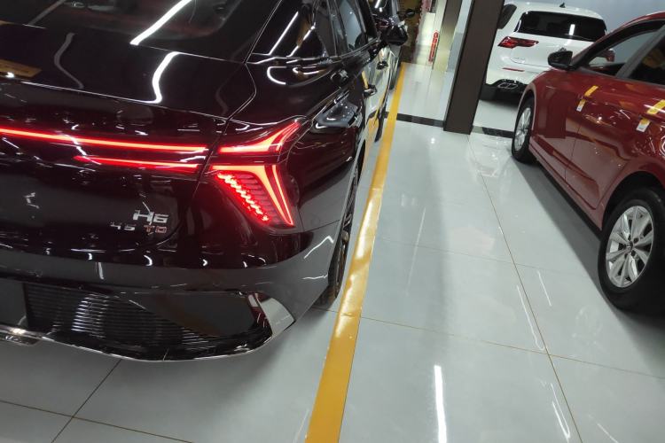 Used Hongqi H6 2025 2.0T ZhiShang Version
