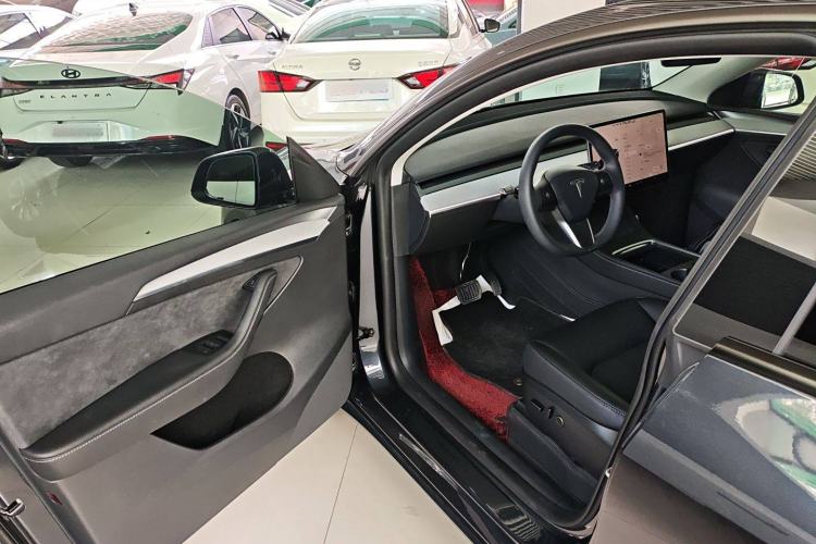 Used Tesla Model Y 2024 Rear-Wheel-Drive Version
