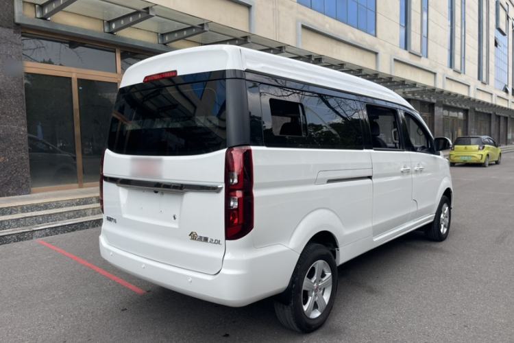 Used Jinbei Gold Hiace 2024 2.0L Travel Lion 9-Seater Central Air Conditioning
