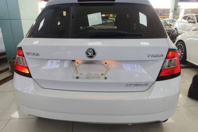 Used Skoda Fabia 2017 1.4L Automatic Car Enjoy Edition
