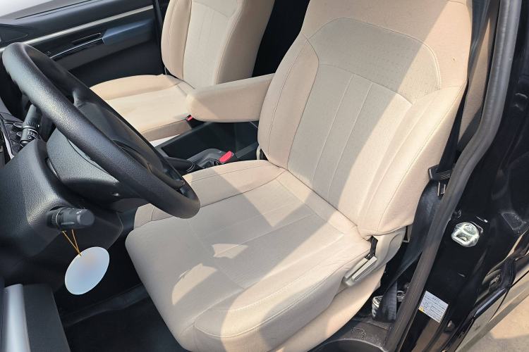 Used FORTHING Lingzhi 2024 M5L 1.5T Manual Base Model 7 Seats
