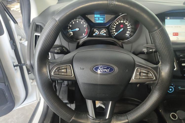 Used Ford Focus 2018 Hatchback Classic 1.6L Automatic Trendy SmartDrive Edition
