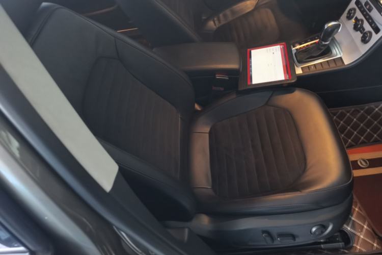 Used Volkswagen Magotan 2016 1.8TSI Luxury Comfort Model
