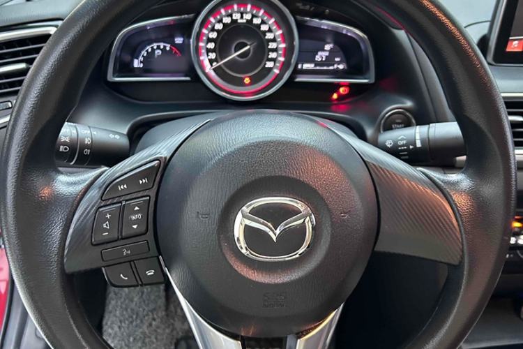 Used Mazda Mazda 3 Axela 2014 Sedan 1.5L Automatic Luxury Model