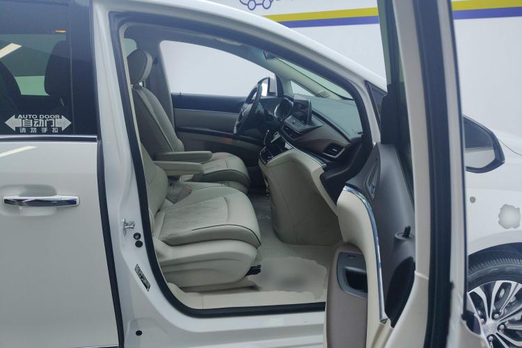 Used Buick GL8 2022 Land Business Class 652T Luxury Model
