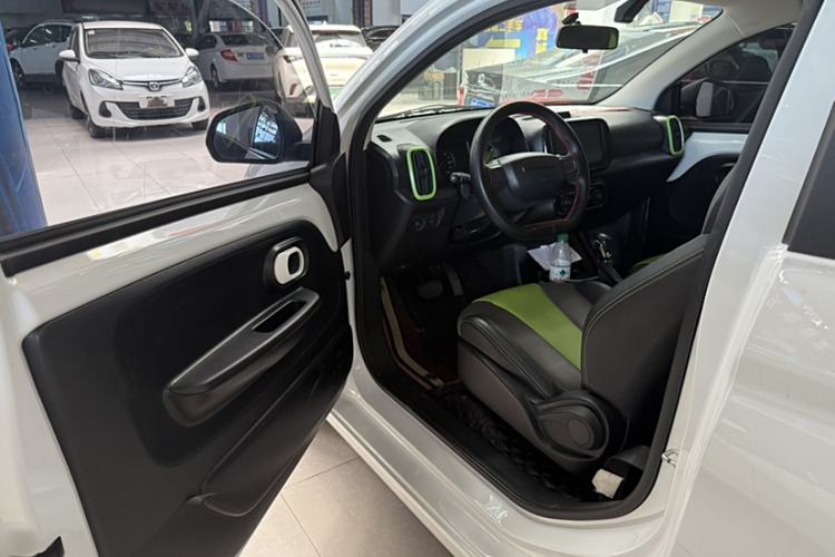 Used Roewe Clever 2021 302 km New Four-Seater Super-Efficient Version
