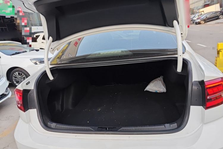 Used Volkswagen Lamando 2019 230TSI DSG Fashion Edition China VI
