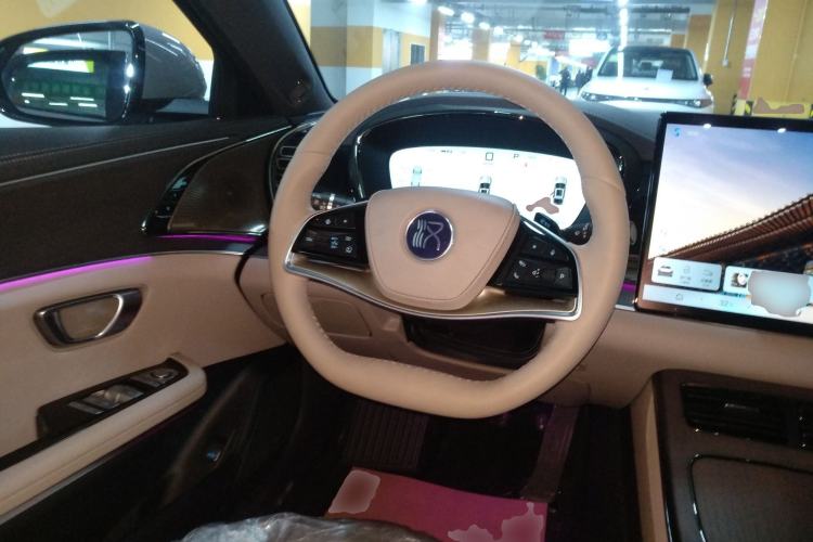 Used BYD Han 2025 DM-i Intelligent Driving Edition 125KM LiDAR Flagship Model
