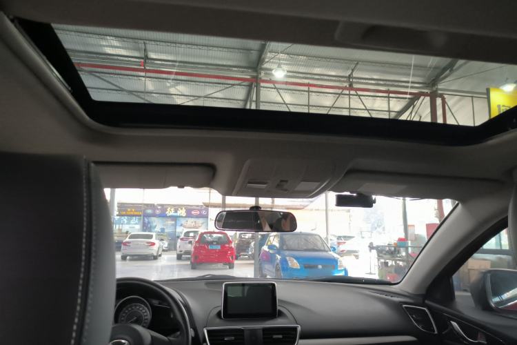 Used Mazda Mazda 3 Axela 2016 Sedan 1.5L Automatic Luxury Model