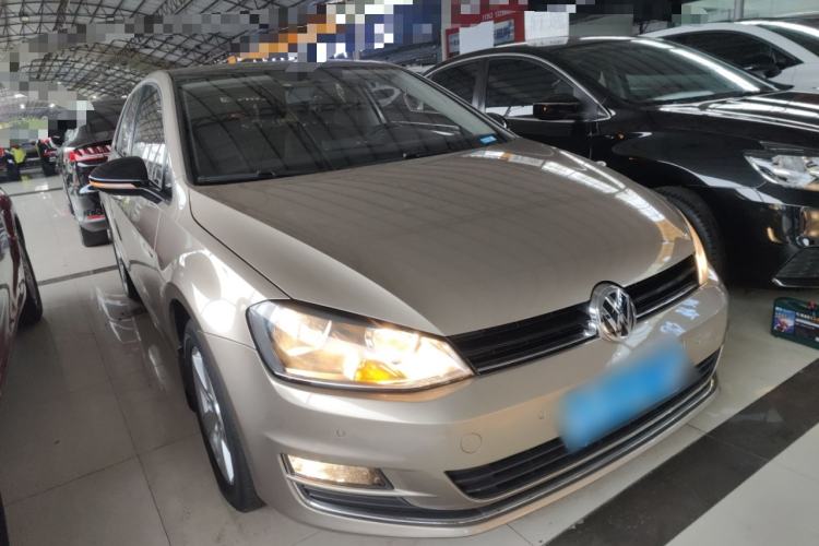Used Volkswagen Golf 2017 1.6L Automatic Comfort Million-Vehicle Anniversary Edition
