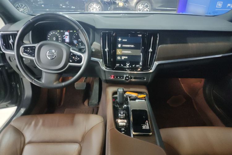 Used Volvo V90 2021 Cross Country B5 AWD Smart Range Edition
