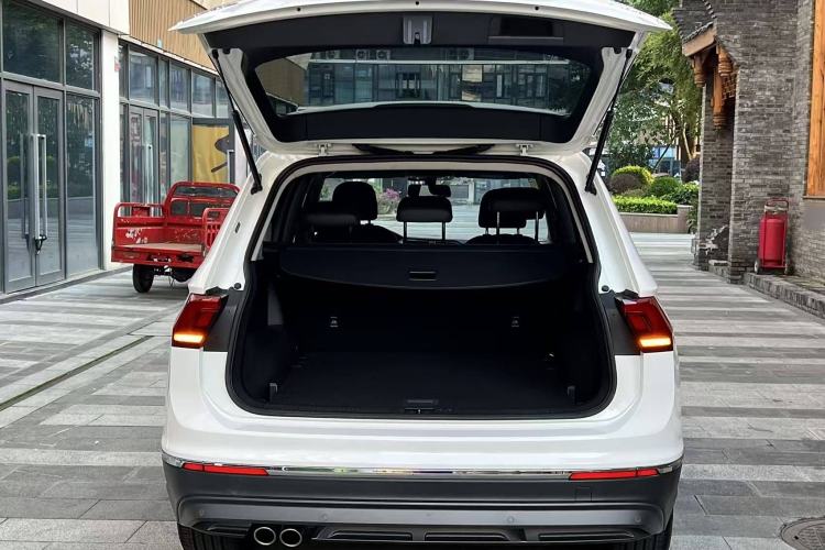 Used Volkswagen Tiguan L 2020 330TSI Automatic Two-Wheel Drive Panoramic Comfort Edition China VI Standard
