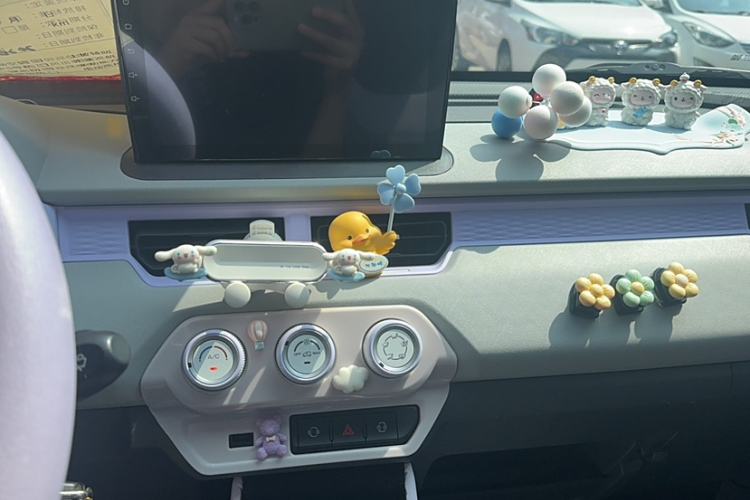 Used Chery QQ Ice Cream 2022 170km Sundae Phosphate Lithium-Ion
